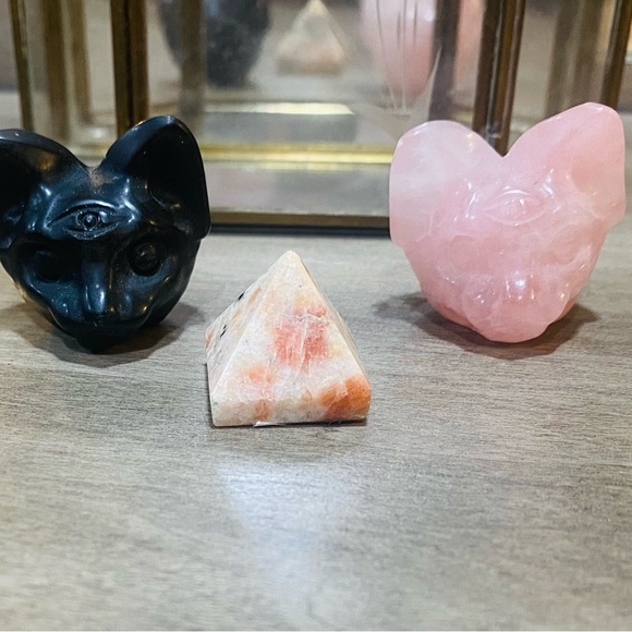 Black Goldsheen Obsidian Carved Cat With 3rd Eye Crystal Figurine - Picture 2 of 3